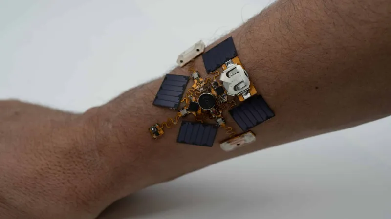 Wearable Patch Vibrates When It Detects Environmental Hazards