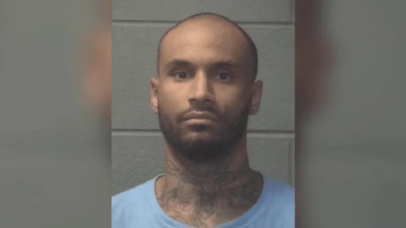 Convicted felon accused of possessing firearms in Onslow County