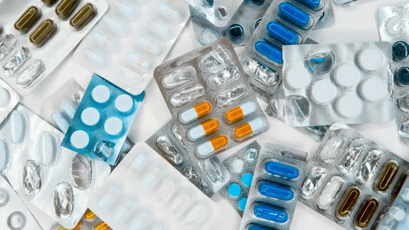 Plasmids, Horizontal Gene Transfer and Antimicrobial Resistance