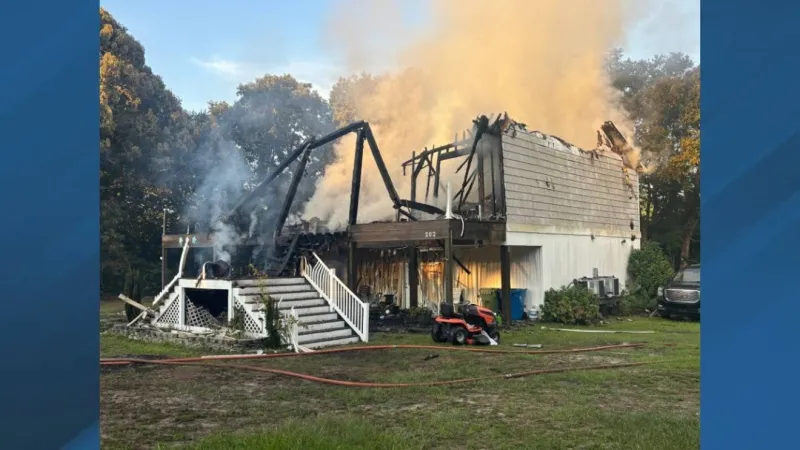 Sneads Ferry structure fire leaves one dead