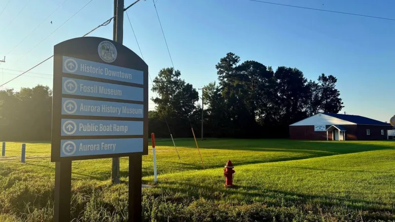 Goodwill of Eastern North Carolina sponsors new wayfinding signs in Aurora