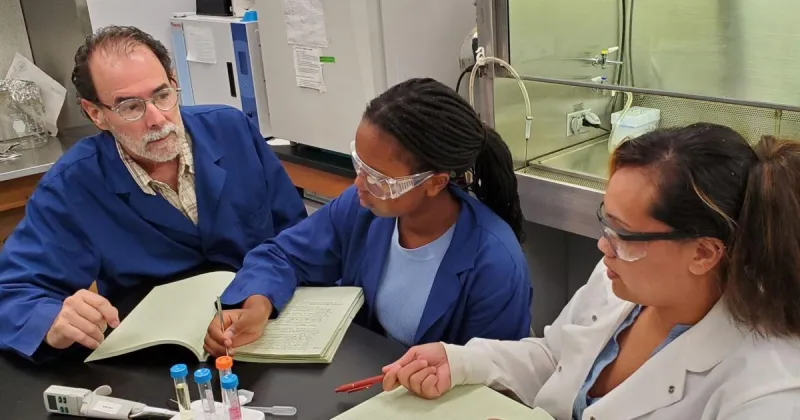 UNCP Neuroscientist Receives Award for Alzheimer's Research
