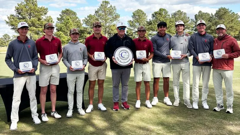 Elon Collects PLATFORM Golf Team Academic Award