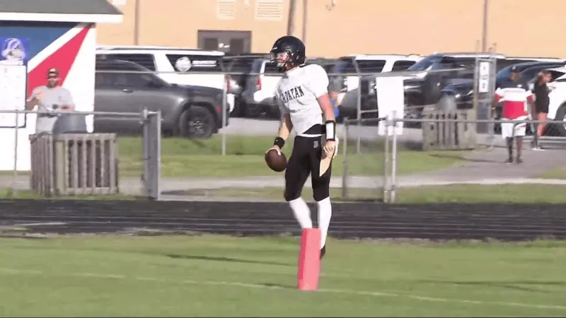 McBride and Cuthbertson shine in West Craven-Croatan football scrimmage