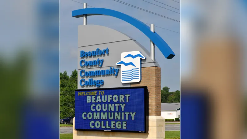 Bayliss Boatworks, Beaufort County Community College launch boatbuilding partnership