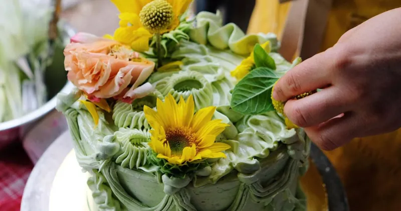 9 cake decorating tips from a buttercream queen