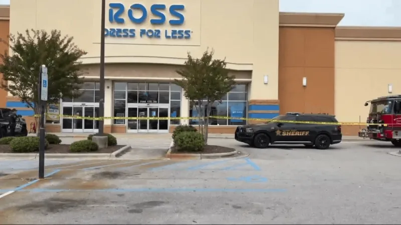 Knife pulled during arrest attempt outside Ross Dress for Less in Morehead City