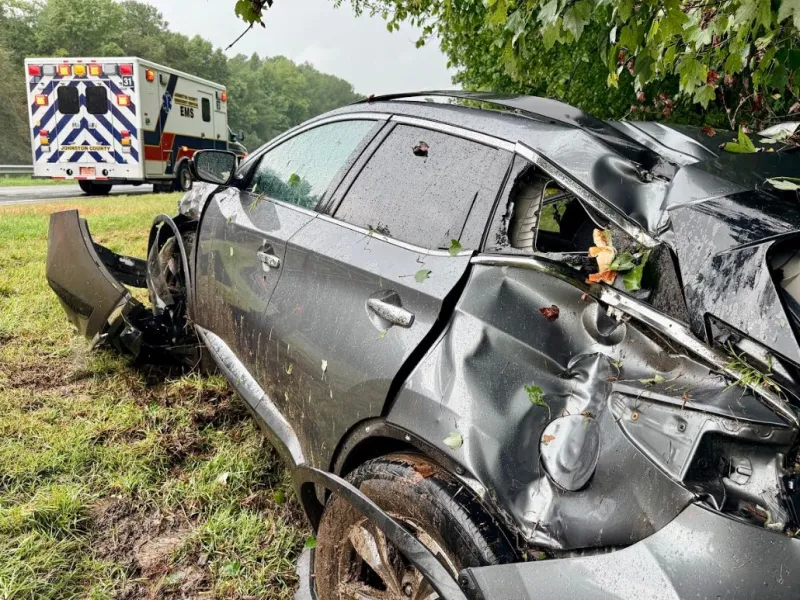 Couple Unhurt, Pizza Lost In US 70 Crash