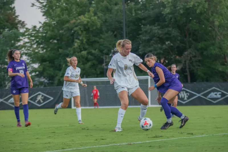 Women's Soccer bests Portland 2-0 to start season with five straight shutouts
