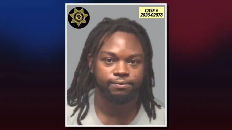 Pitt County deputies searching for man wanted on felony breaking or entering, larceny