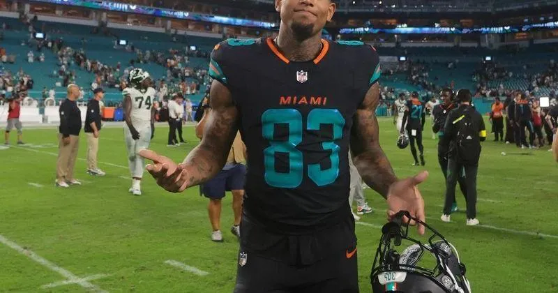 2 new Panthers to wear uniform numbers of beloved franchise legends