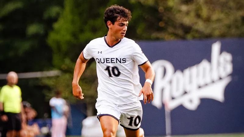 Second Half Surge Lifts Lipscomb Over Queens