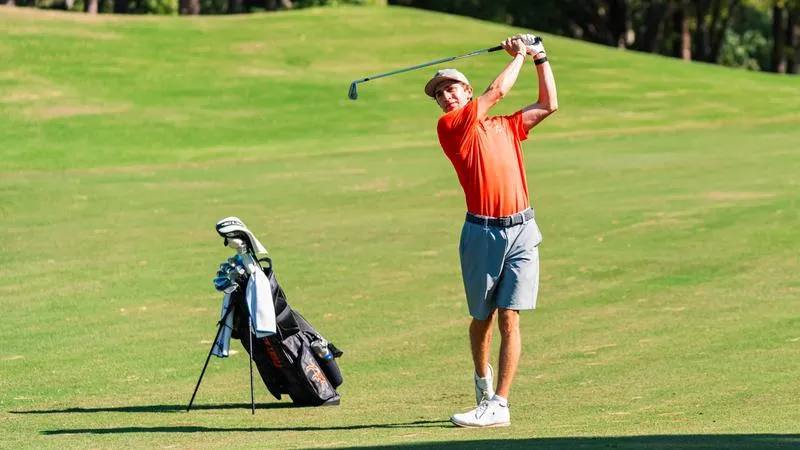 Camels 2 strokes off lead in Myrtle Beach