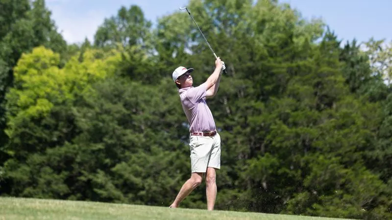 Elon Grabs First-Round Lead In Myrtle Beach