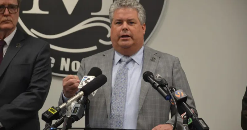 Mooresville mayor Chris Carney says he will retire on Sept. 30