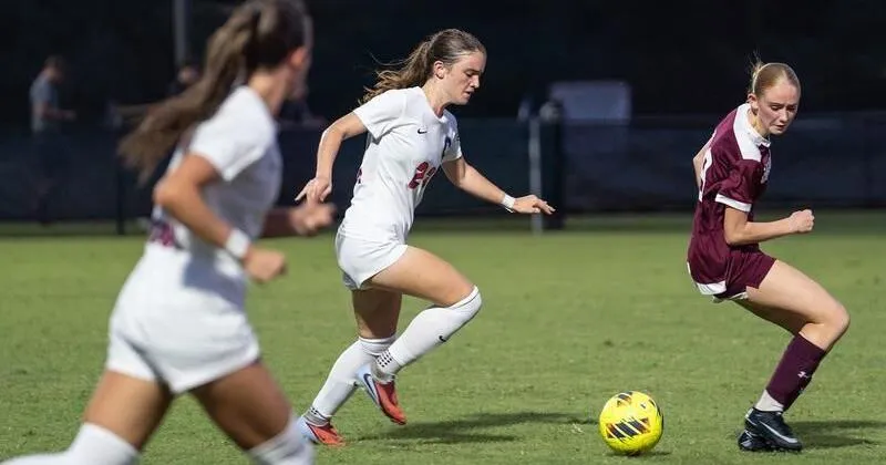 No. 9 women's soccer resists late Patriot rally in 2-1 win