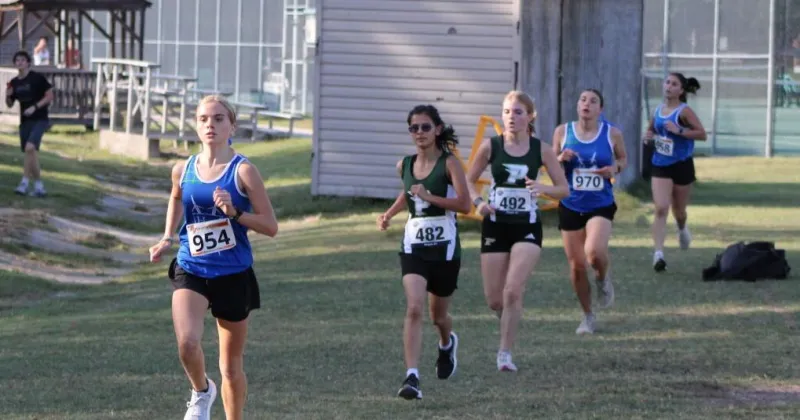 Roundup: Runners Take Their Marks at Pinecrest