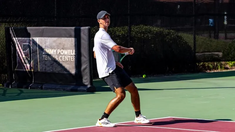 Phoenix Completes Day One Of Elon Invitational
