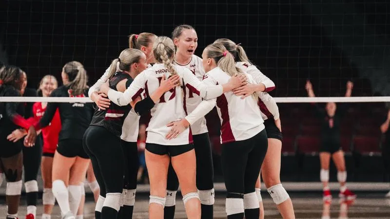 Elon Falls In Four-Set Battle With Davidson