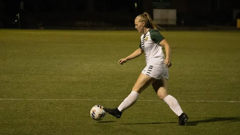 Monarchs Battle No. 12 Mary Washington in Road Setback