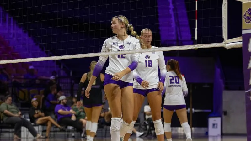 Sharp & Zudans Lead Offensive Attack in Four-Set Victory