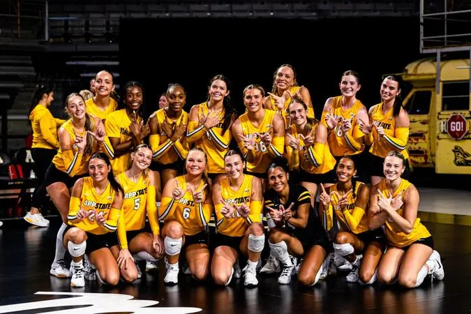 Volleyball Closes Home Tournament With a Win; Davis, Richardson Earn All-Tournament Honors