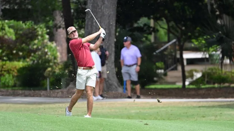 Yeagley Shares Lead As Elon Climbs To Fourth