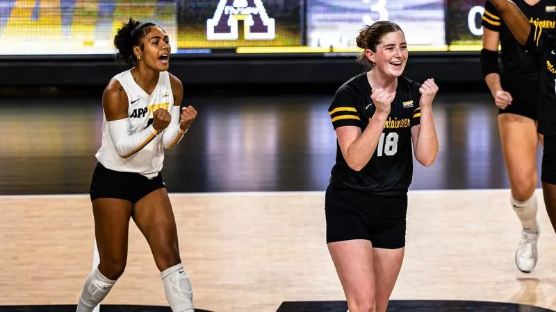 Davis, Richardson Earn Sun Belt Players of the Week Honors