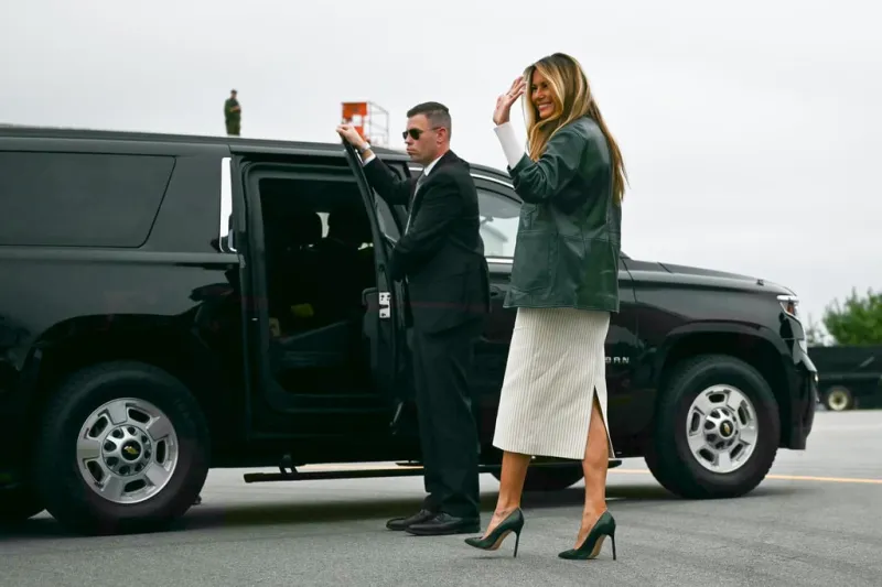 As AI debate flares, Melania Trump tours a North Carolina school to see technology at work