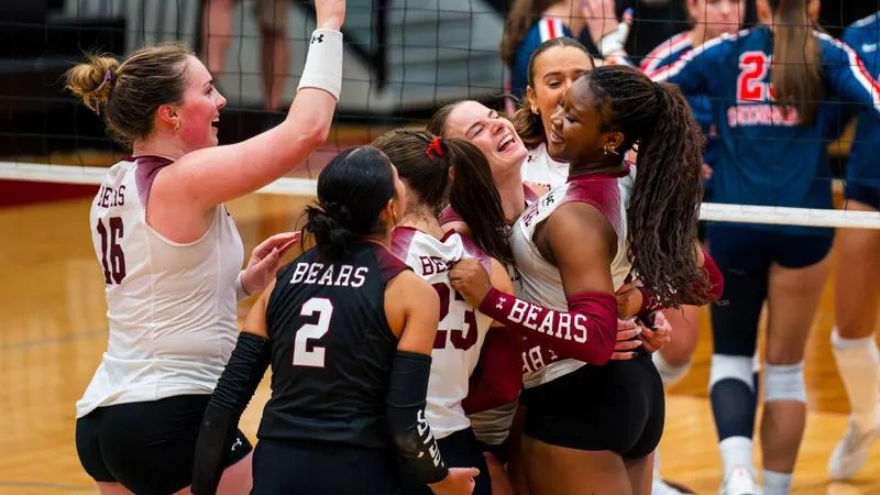 Second set comeback ends up in 3-0 sweep for Bears