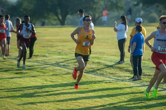 Mountaineers Cap Competition at Southern Showcase