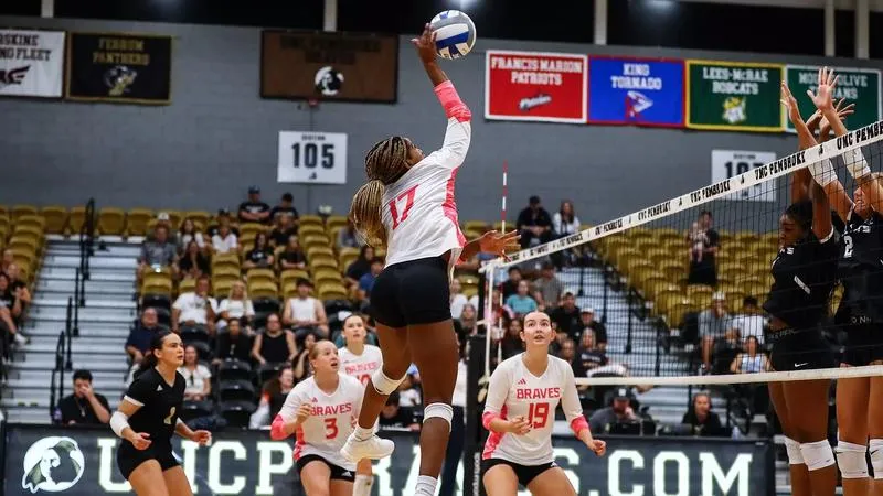 Volleyball Sweeps Lees-McRae