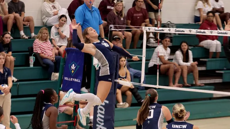 Career-Highs For Wasilewski and Murphy In Win