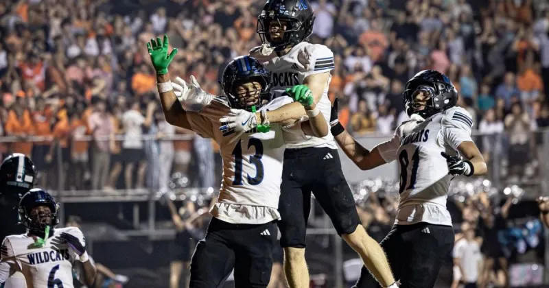 See game-winning catch and more highlights from Lake Norman's football win over Reagan