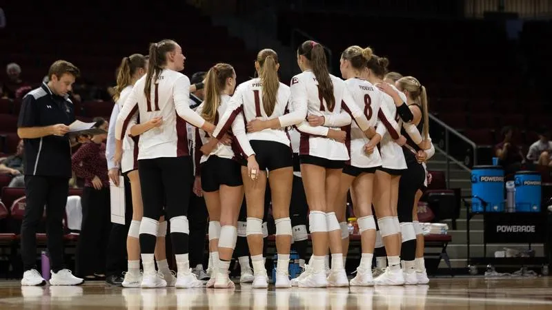Phoenix Falls To Charleston In Straight Sets