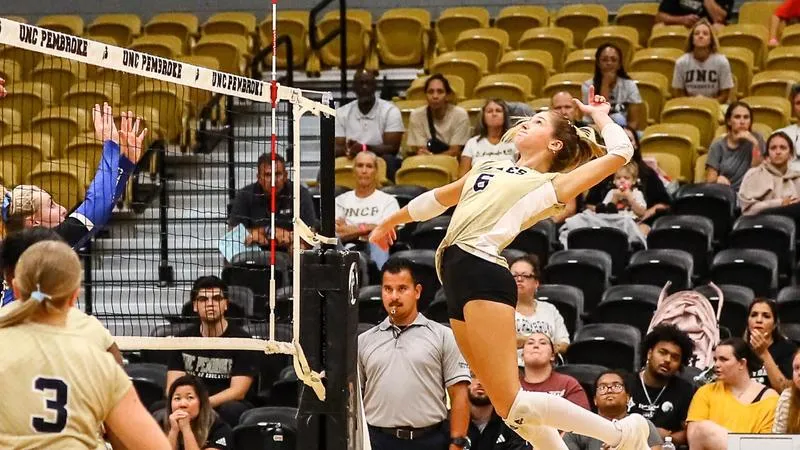 Volleyball Falls At Francis Marion In Four Sets