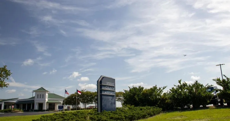 Airport Tracking Delay to Commercial Service