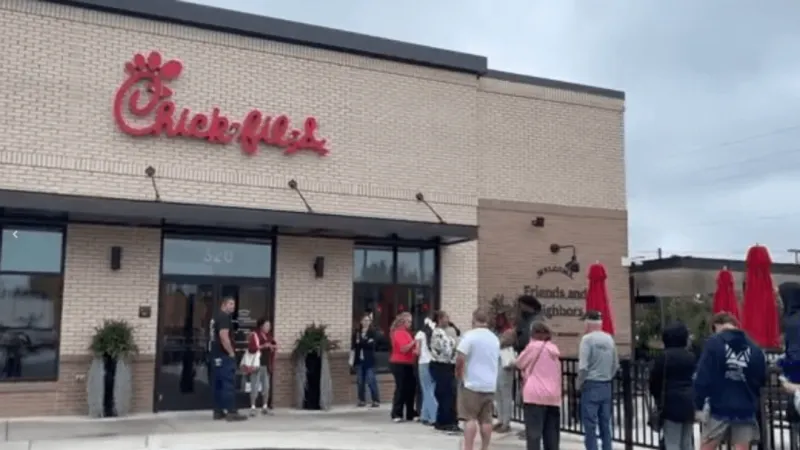 New Chick-fil-A opens on Greenville Boulevard, drawing customers before doors open