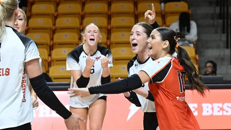 Camels down Seahawks in CAA opener