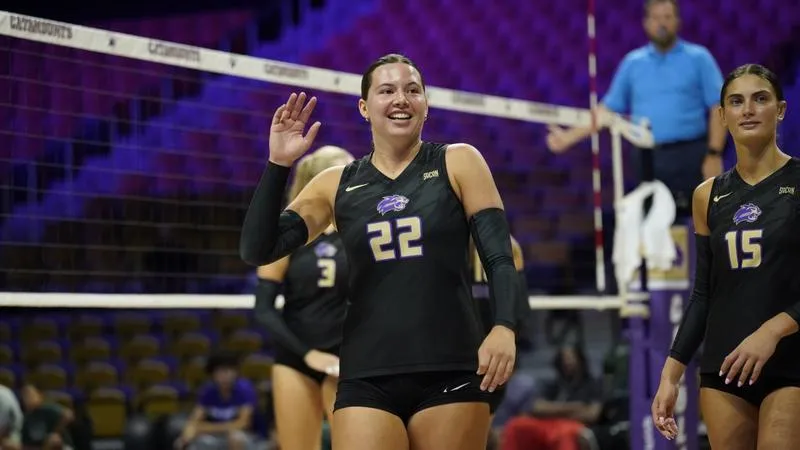 Volleyball Drops League Opener at UNCG