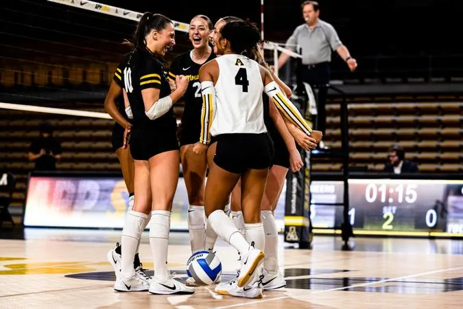 Mountaineers Stun Monarchs in Friday Sweep