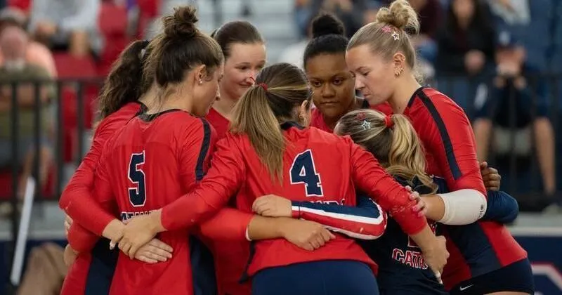 Women's volleyball downed by Anderson in sweep
