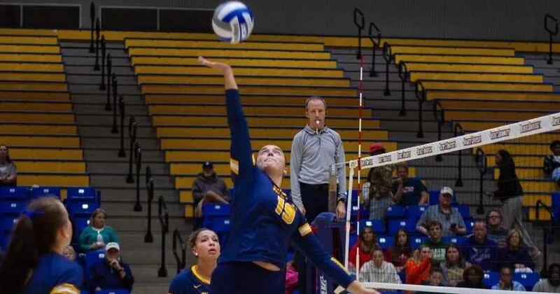 Women's volleyball hosts Eastern Mennonite at noon