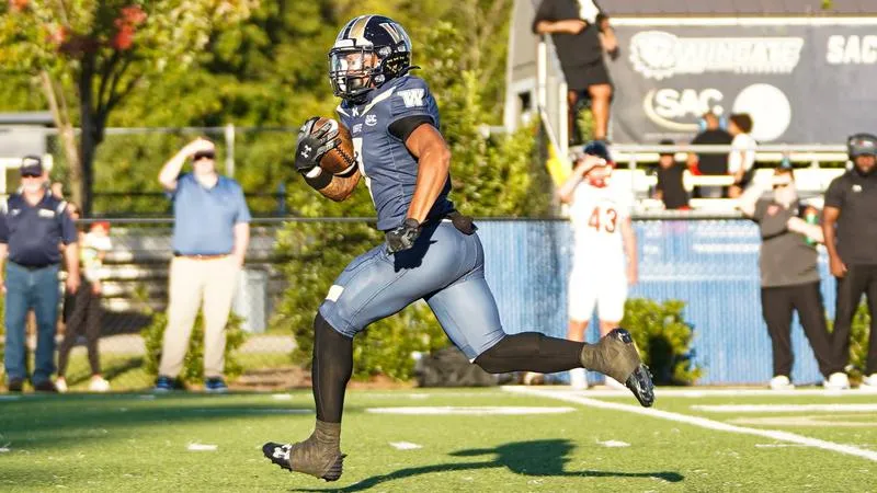 Willis runs wild as 'Dogs take down Cavaliers 41-27