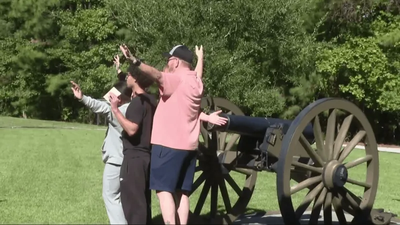 Sixth annual history quest draws 140 participants, growing into a New Bern fall tradition