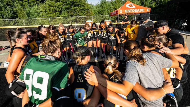 Anderson's 10 Saves Keep Field Hockey Close in 2-1 Loss to No. 16 Miami