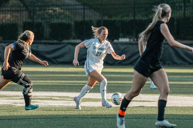 Pride Dominate on Senior Day, Earn 8-0 Win Over Salem