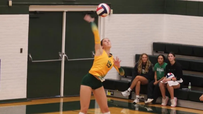 Women's Volleyball Drops Road Conference Clash to Meredith