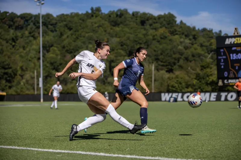 Hanna Skogsfors records 4 saves, leading Mountaineers to 7th shutout of the season