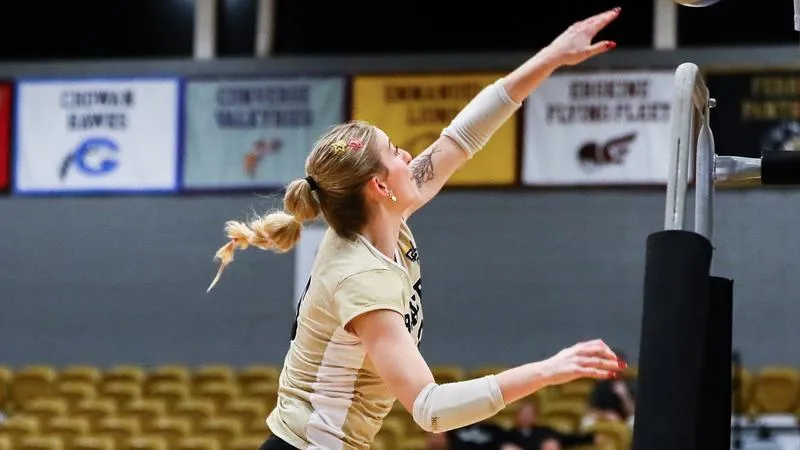 Volleyball Battles, Reverse Sweeps Barton